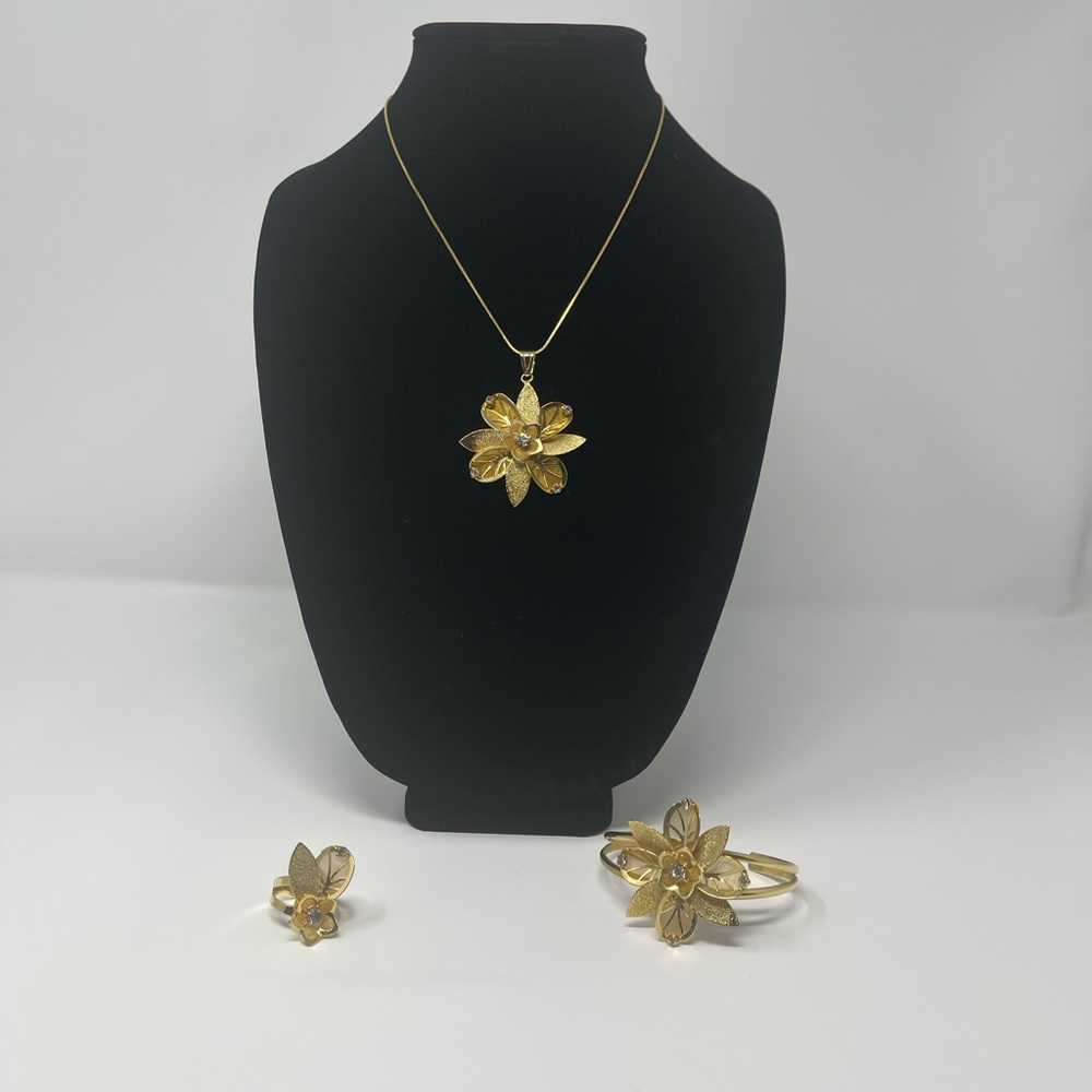 Flower Lily Gold-Tone and Diamond-Like Fashion Jewelry Set.